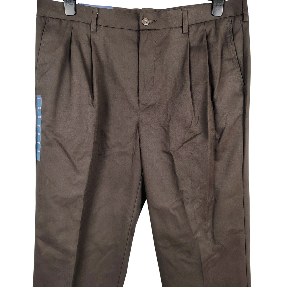 NWT Croft & Barrow Mens 40x30 Easy Care Khaki Pleated Pants Brown Dark Academia